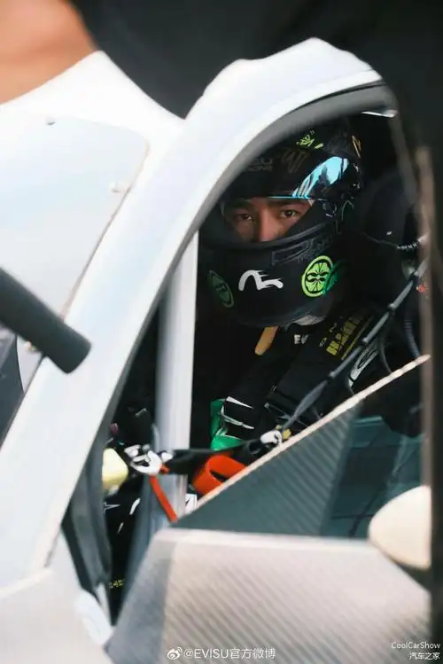 王一博开奥迪r8 gt3珠海赛道练车,未来或将登陆gt3赛事?