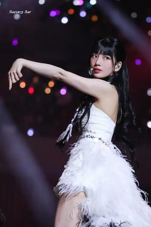 裴秀智吧独家】#愚人节站姐团建#221016 kcon dream sweet舞台饭拍6p