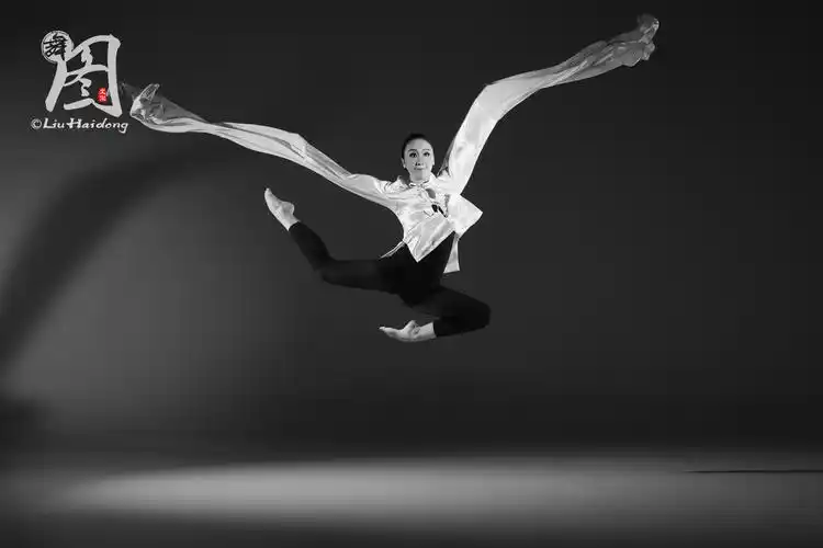 舞图#《秋月春风 翩翩入梦》舞者@oo芊o芊oo 摄影@舞蹈中国-刘海栋