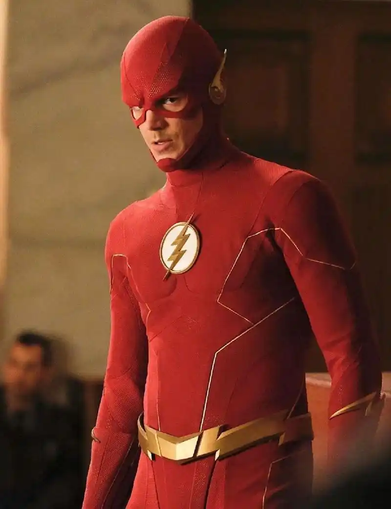 闪电侠服化对比 图一图二:电影《闪电侠》2023 滨田宇宙 图三图四