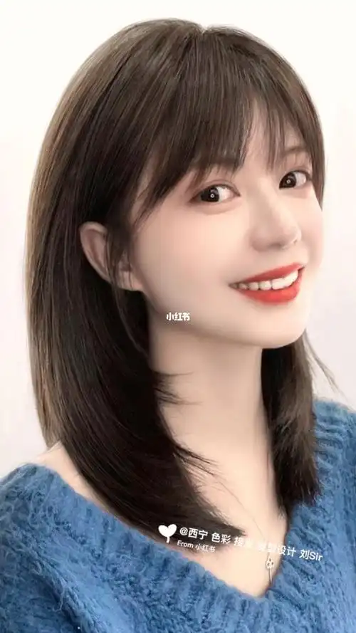 简单修饰脸型显脸小_锁骨发_法式刘海_显脸小_修饰脸型_发型_减龄