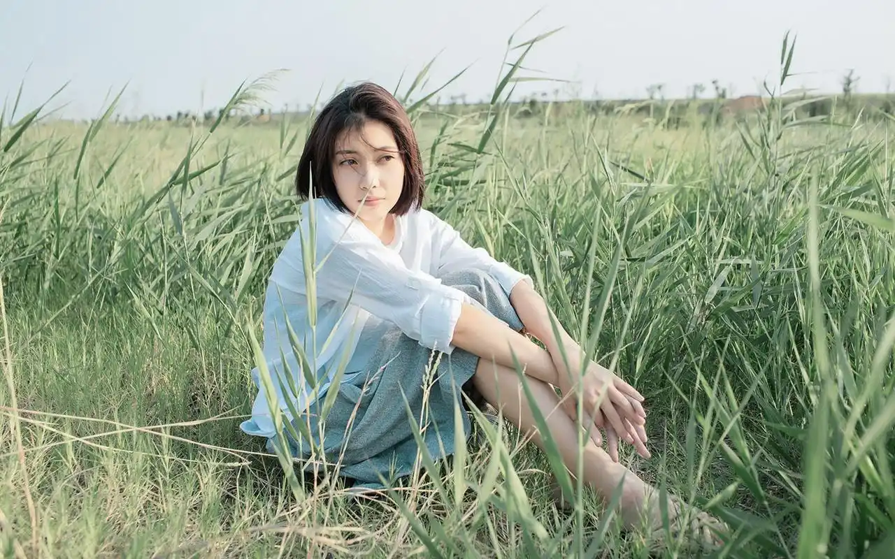 小清新森系美女高清桌面壁纸图片