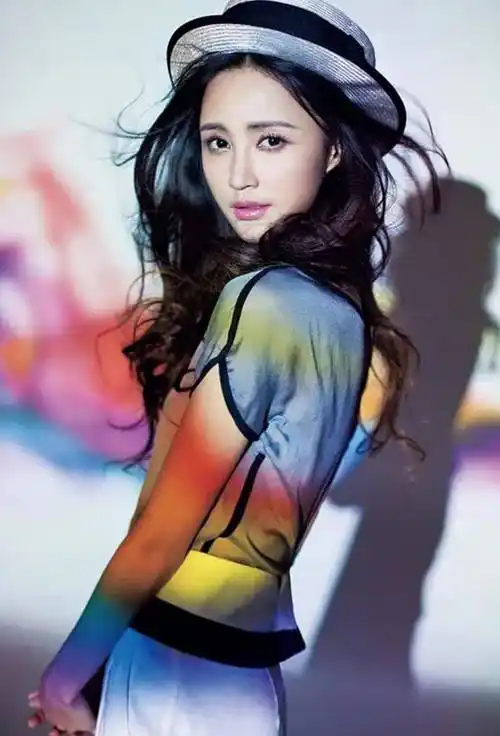 张歆艺与杨树鹏离婚8年:她嫁未婚男孩做妈妈,他52岁仍单身_王志飞