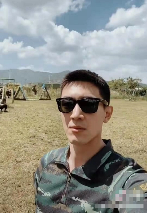 林更新新剧平头造型,身穿作训服撞脸金瀚,这腰线太可了!