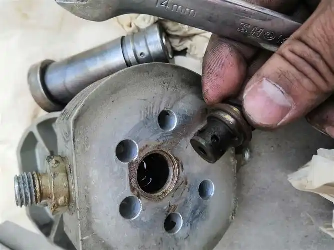 mch13呼吸空气打气泵维修保养方法-济宁市科尔奇机电设备有限公司