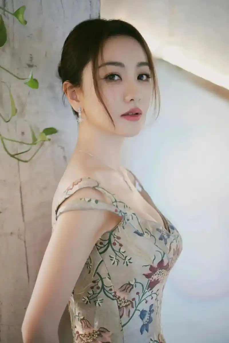 杨蓉#美出高级感 #🔥辣身材 #完美身材 #图文伙伴计划 - 抖音