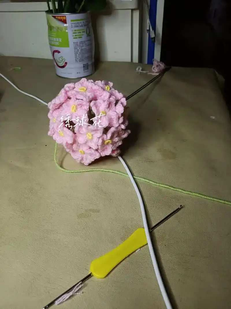 手工钩织绣球花 - 抖音