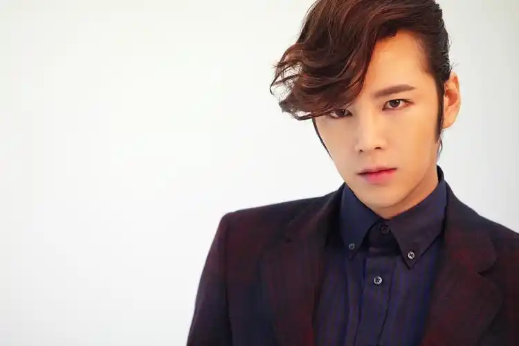 一周偶像:张根硕 韩国美男明星画报 高清美照合集!