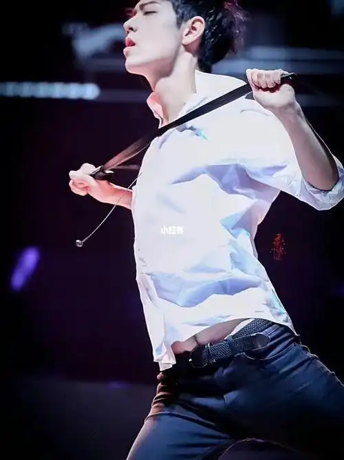 肖战  今天有是一天想瑟瑟的一天啦[色][哇][喵喵]不能预见明天但