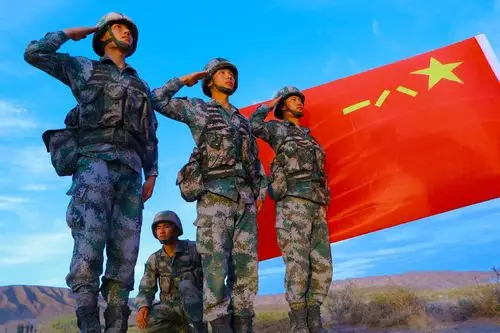 传承红色基因,致敬中国军人—呼市第十六中学"八一"建军节主题教育