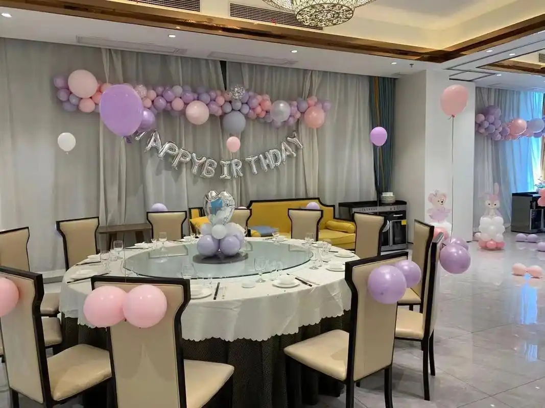 包厢生日布置 紫色系小预算六安市区 给女儿的仪式感 /六安生日布置