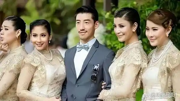 齐人之福马来西亚华裔男子同时娶两名老婆三人行婚宴照曝光