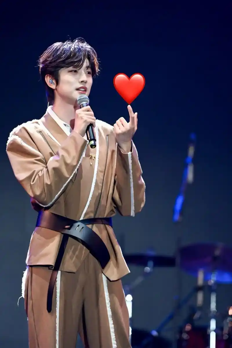 最好的你:王敬轩儿(妖扬)#王敬轩 #妖扬 #神级现场 #舞 - 抖音