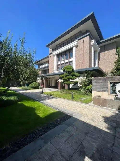 占地4亩独栋别墅,花园1200平方,单价2万不到