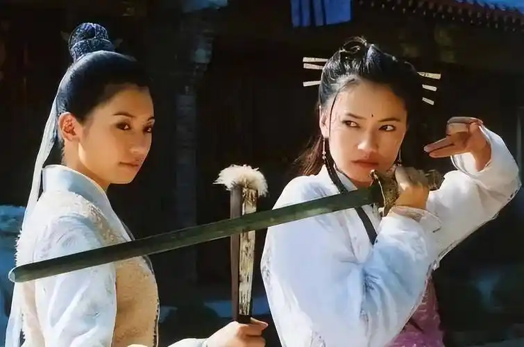 高圆圆贾静雯合体:梦回《倚天屠龙记》,张无忌是多余的那个?