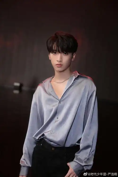 好绝啊@时代少年团-严浩翔#严浩翔的锁骨