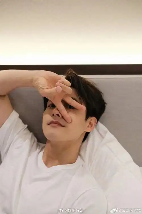 是懂怎么降温的#马天宇喊热啦,还让大家说风凉话降温,真是太可爱!