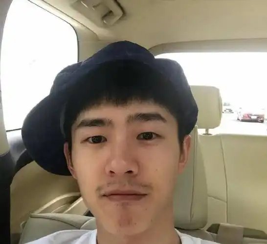 哪位爱豆蓄胡子更迷人?肖战依然清秀,白宇痞帅,朱一龙呆萌