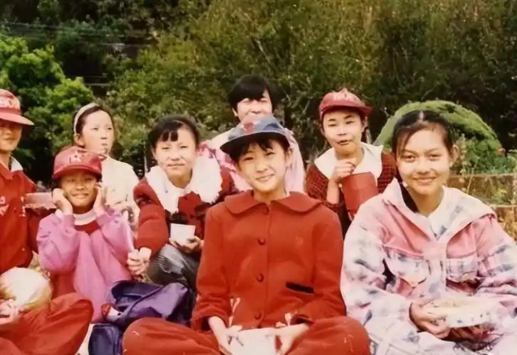 回顾被称为"小章子怡",与张国立父子恩怨颇深,今童瑶嫁人翻身