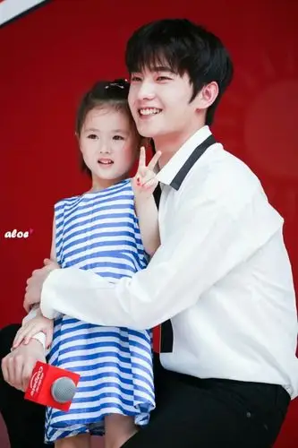 杨洋杨洋杨洋杨洋杨洋杨洋杨洋杨洋 @杨洋 出席高露洁活动 好久不见啊