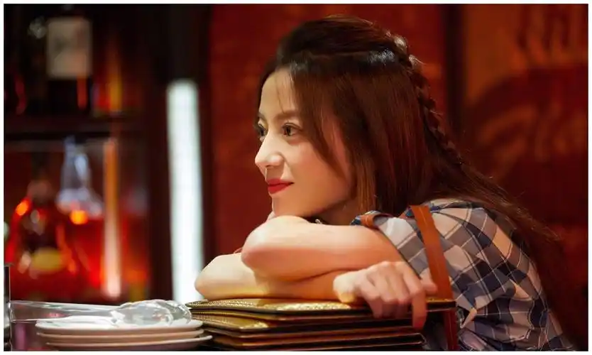 真假姐妹花!赵薇范冰冰困境时,林心如一个行为暴露人品