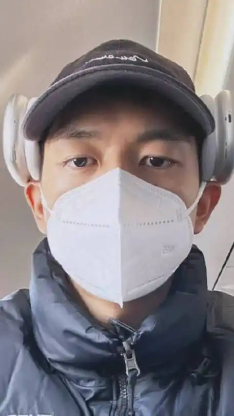 不过这次是戴口罩的李现,下次能发个发个不戴口罩的自拍么,帅哥要多多