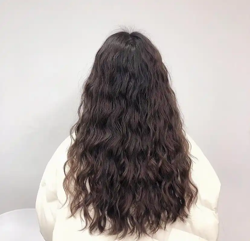 "全头烫"长发21款,很美很女人很洋气