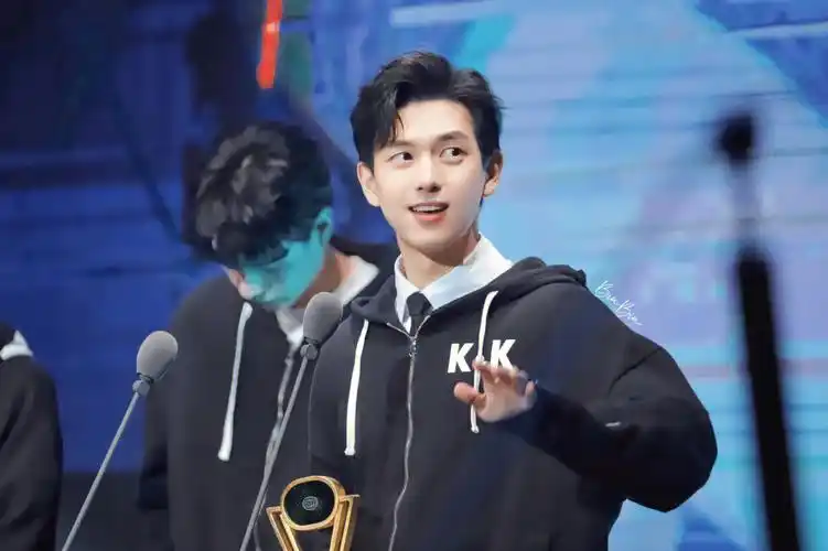 李现怎么这么可爱呀09