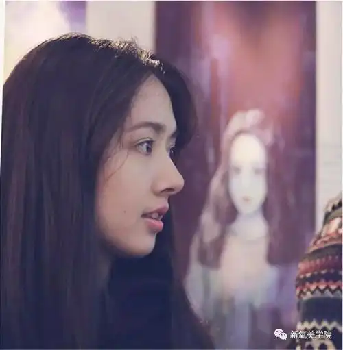 郭碧婷现在凸嘴 下巴后缩,是戴牙套造成的吗?