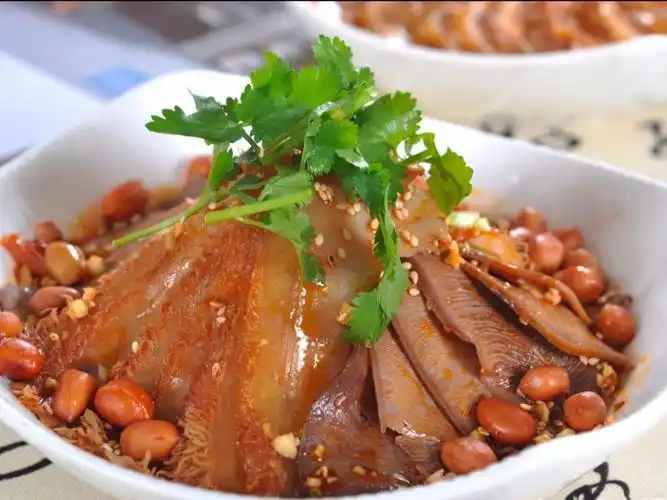 灯影牛肉丝好吃吗(四川最出名的16道菜)