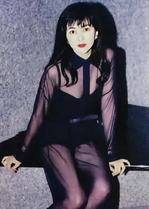 那些年辉煌的港星时代关之琳颜值冲击来啦