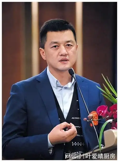 李亚鹏左手握着商场右手还有情场最后都变成了唏嘘一场