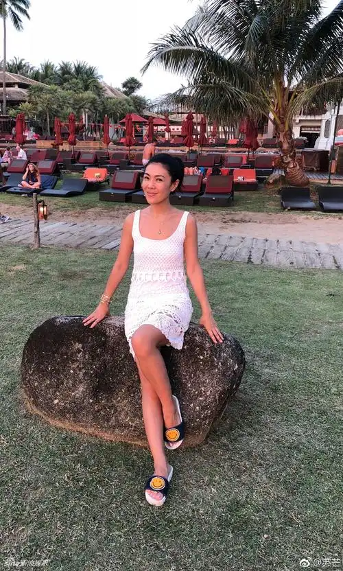 22 / 46 新浪娱乐讯 近日,时尚集团官方宣布总裁苏芒女士因个人原因