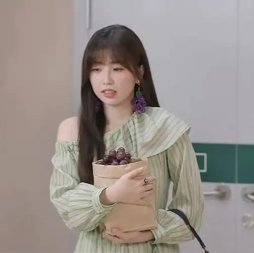 虞书欣同款衣服 两个人的小森林虞书欣虞美人同款连衣裙露肩斜肩长袖