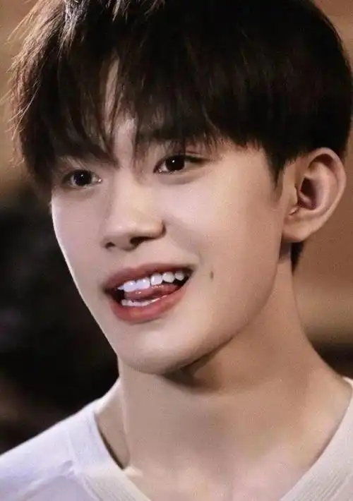 易烊千玺神图易烊千玺之神图系列