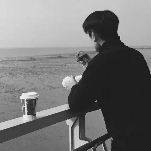 男生头像冷酷帅气黑白高清,我是你的过客你是我的定格