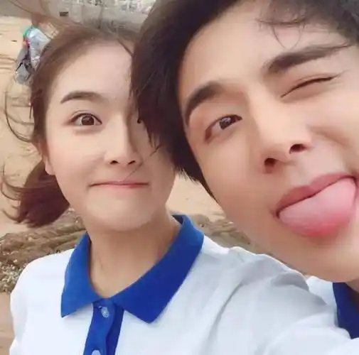 我发现李兰迪的高中生角色都有cp,且今大都是有演技的当红帅哥_胡先煦