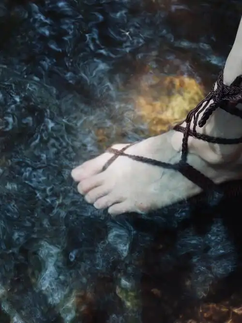 恰似一脚踩进了忘川藤萝谷528徒步路线