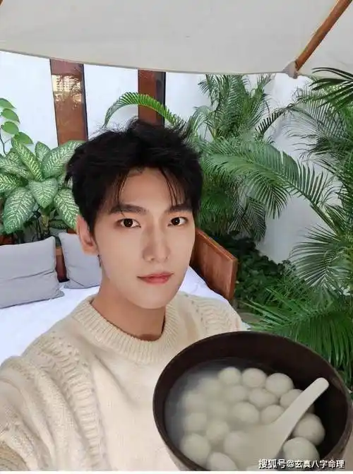 杨洋&乔欣聊天截图曝光,助理爆料恋情内幕!