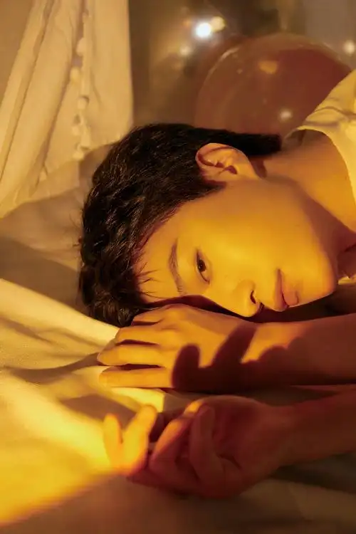 范丞丞22岁生日写真期待与了不起的夜晚早日见面