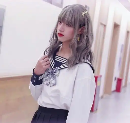 tf家族超话#tf三代全员女装#花絮截修07二改二传   抱图吱声