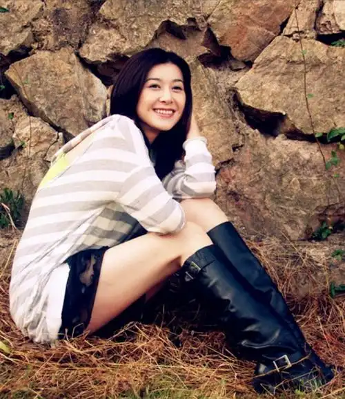 回顾黄海冰妻子甄锡:嫁大12岁丈夫,5年生一双儿女,越活越美丽