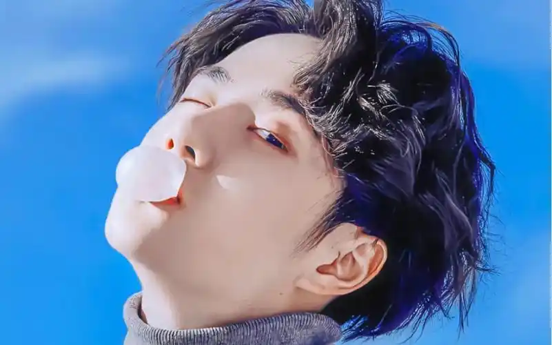 【安利视频】春风少年——王一博,歪头拍照杀!