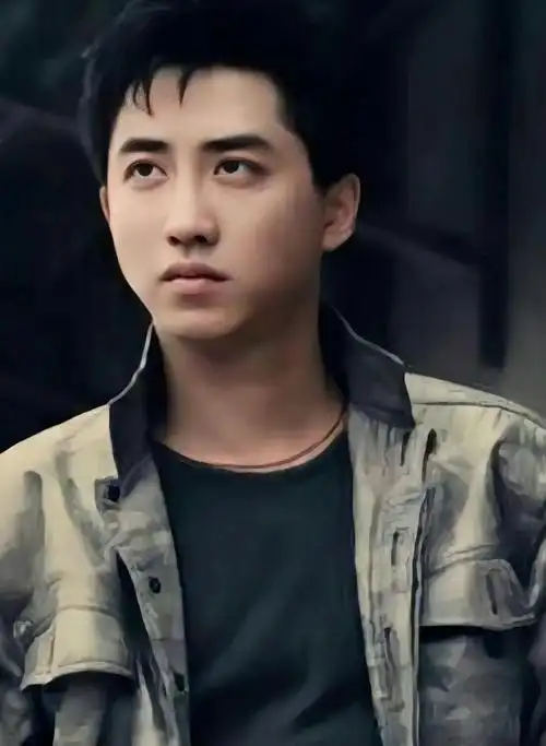 你别说你还真别说,庾澄庆年轻时候真的和邓超好像,这颜值还是有点东西