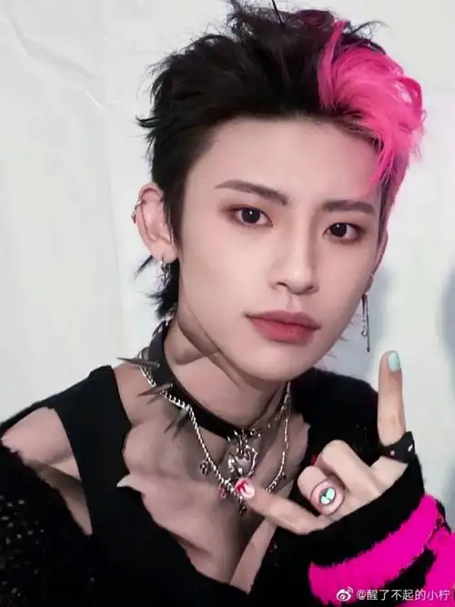 也不管有多少转弯,用最初的心陪你走最远的路,小鬼王琳凯值得