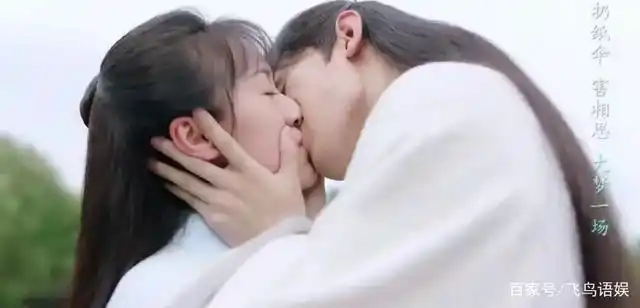 琉璃:成毅袁冰妍11场吻戏高甜来袭,难怪司凤满脑子都是亲璇玑?