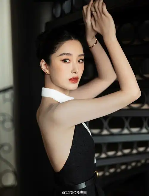 迪奥品牌大使杨采钰##迪奥星光