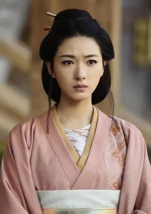 2011年热播的电视剧《我家有喜》在观众中掀起了一股"白木喜"热潮.