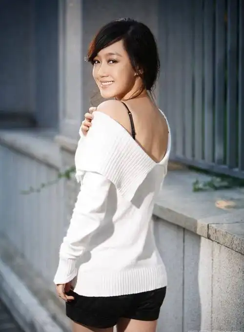 《粉红女郎》中哈妹女演员 薛佳凝