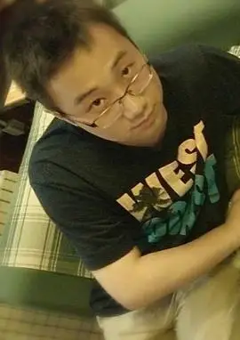 出生地 : 中国,安徽,安庆 职业 : 配音 /副导演 更多中文名 : 森中人